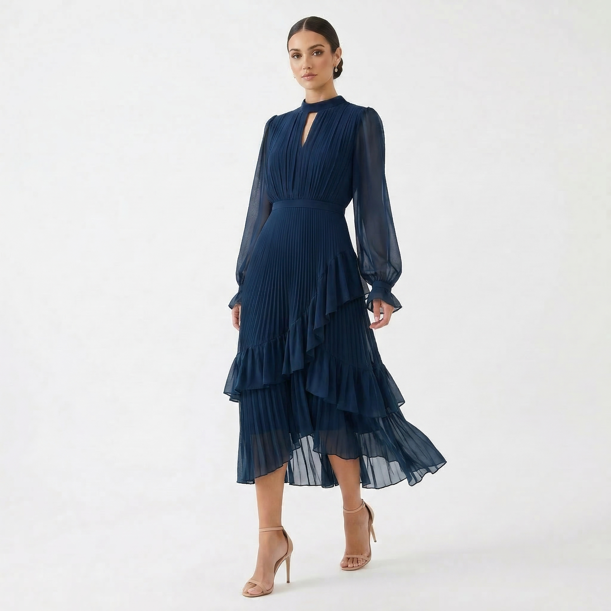 Mariana | Vestido Plissado com Mangas Fluídas e Folhos Assimétricos